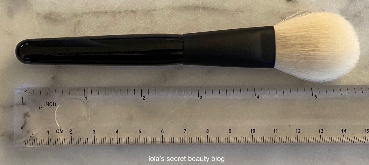 lola's secret beauty blog Westman Atelier Powder Brush Review