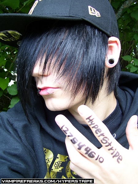 Emo Blonde Pictures 16