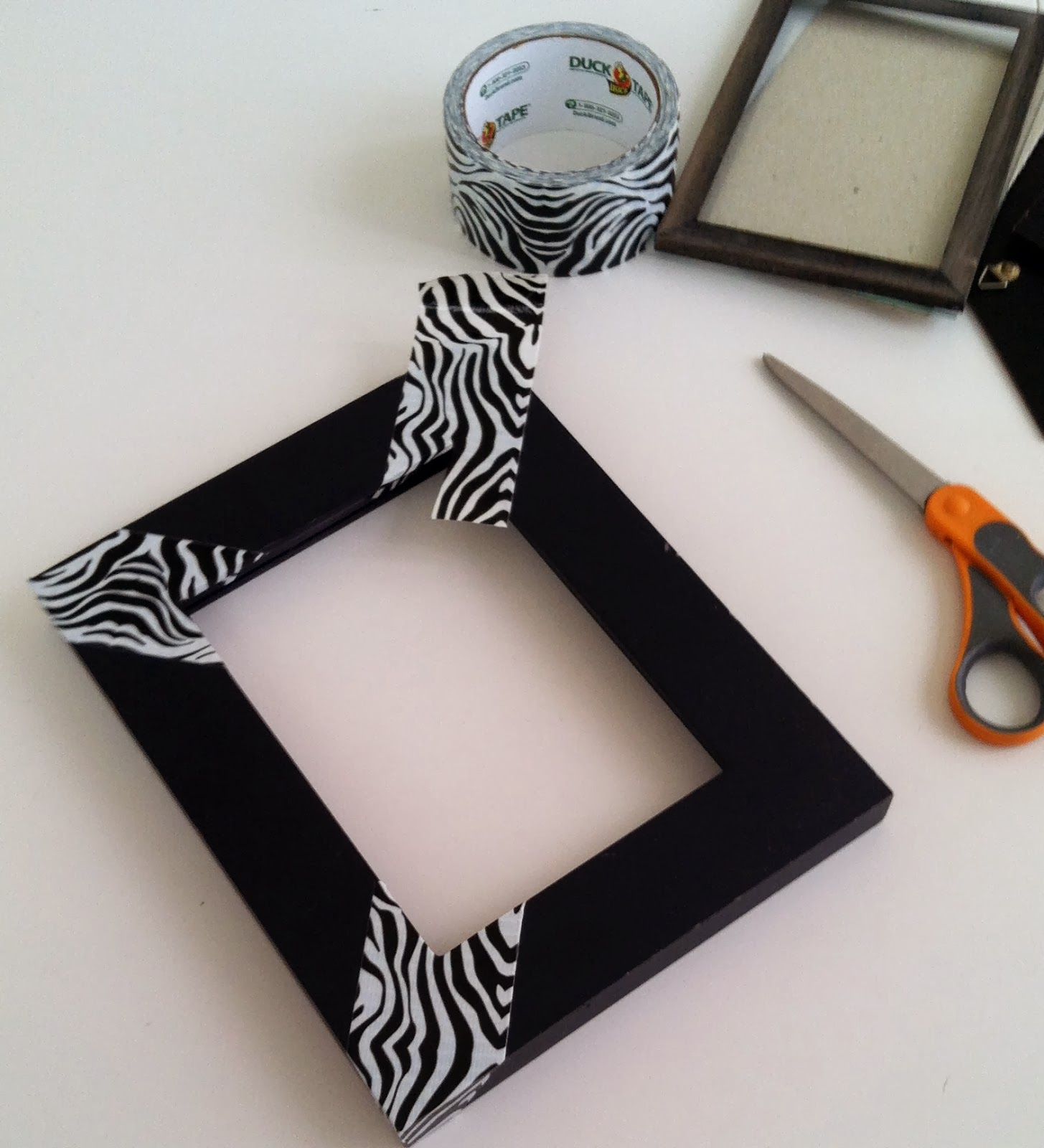 All 28+ Stock Photos how to make a duct tape picture frame Superb
