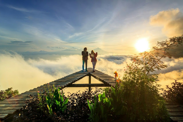 Spot Wisata Sunrise Terbaik Di Magelang - Sunrise di Punthuk Mongkrong