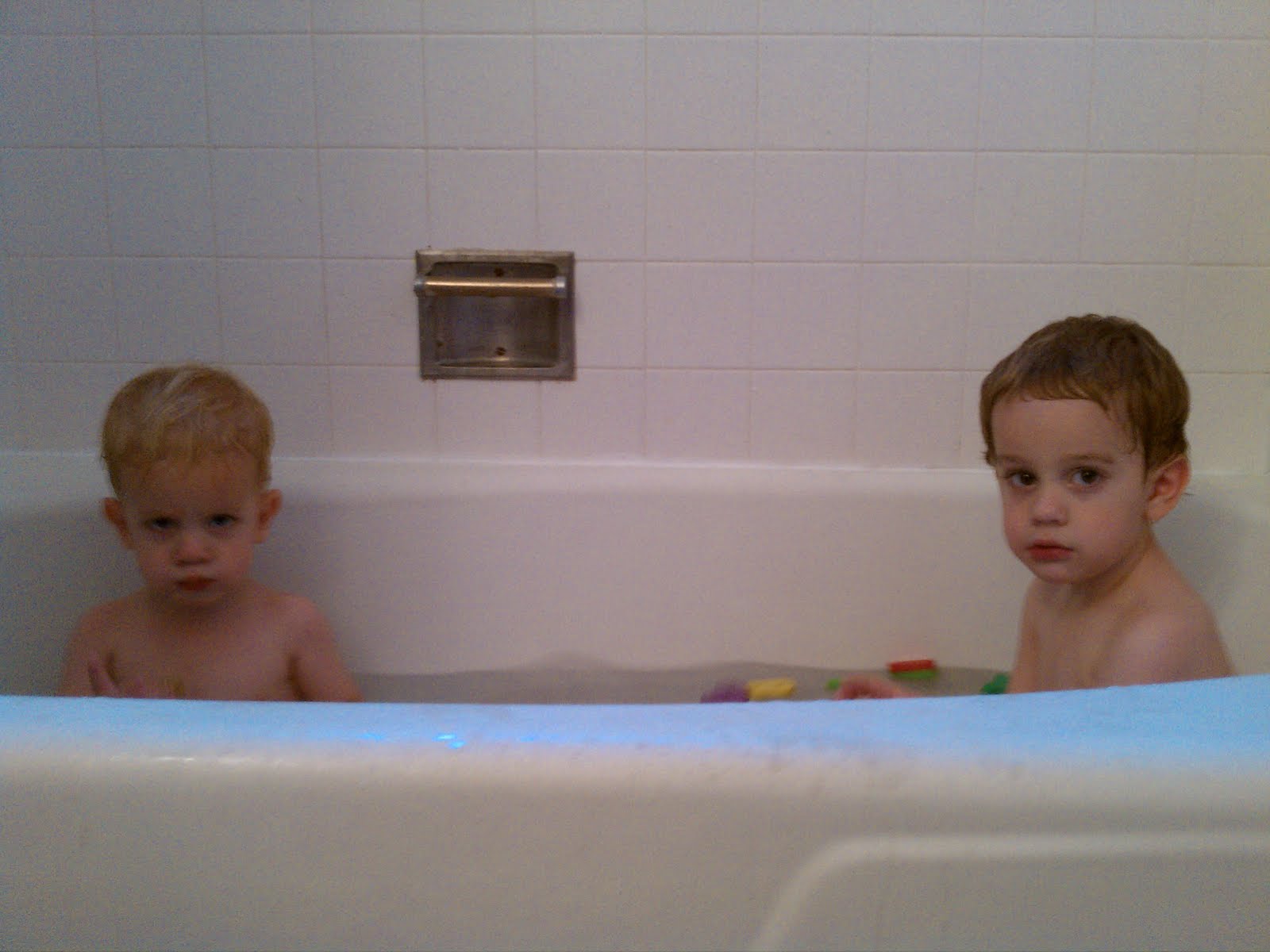 Duede Family Photos bubble bath