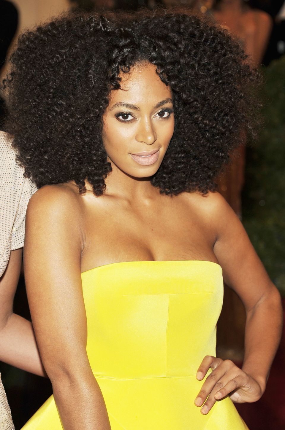 Solange knowles' thick, brunette, edgy, short hairstyle makes natural hair...