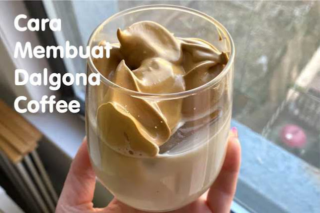 Cara Membuat Dalgona Coffee Yang Sedang Viral - Dalgona coffee adalah kopi yang sedang viral di sosial media. Tekstur dari kopi ini mengingatkan pada camilan Korea populer yang disebut Dalgona (atau ppogi). Ppogi seperti karamel yang cara pembuatannya yaitu memanaskan gula, minyak, dan soda kue, kemudian dibiarkan menjadi kental dan mengembang.