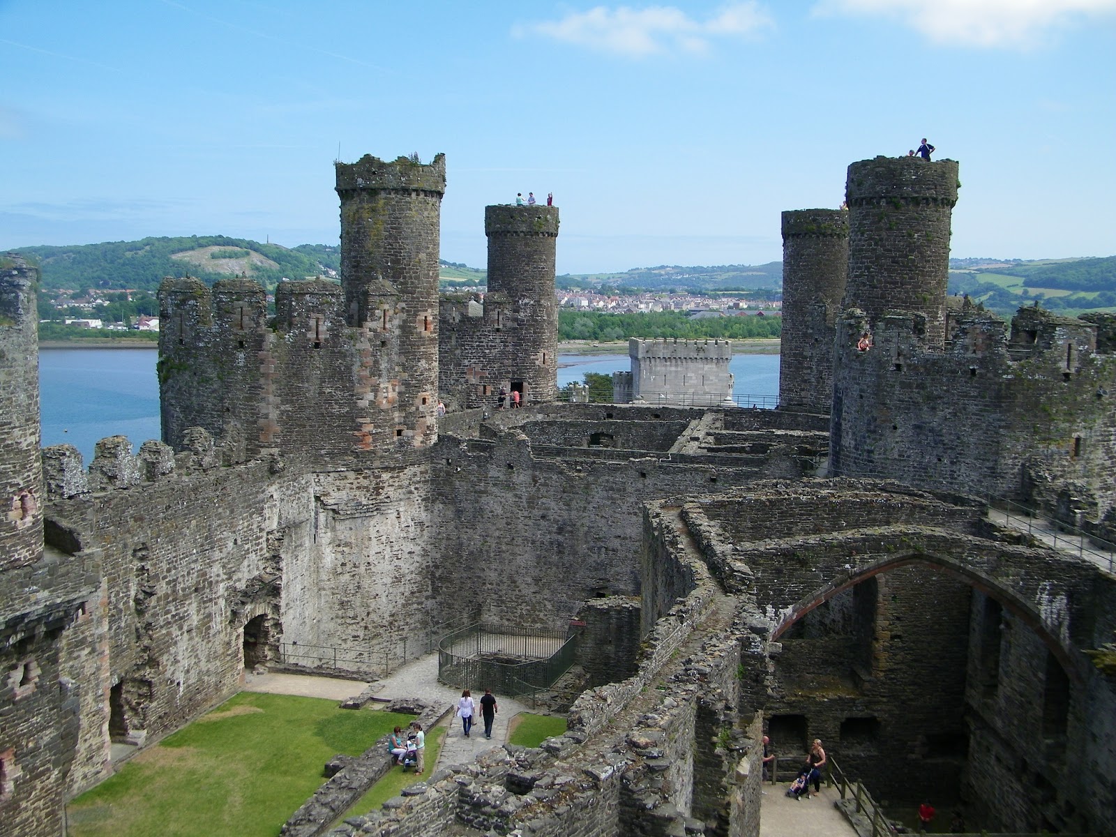 10 Most Famous Castles in the World BLOGratify