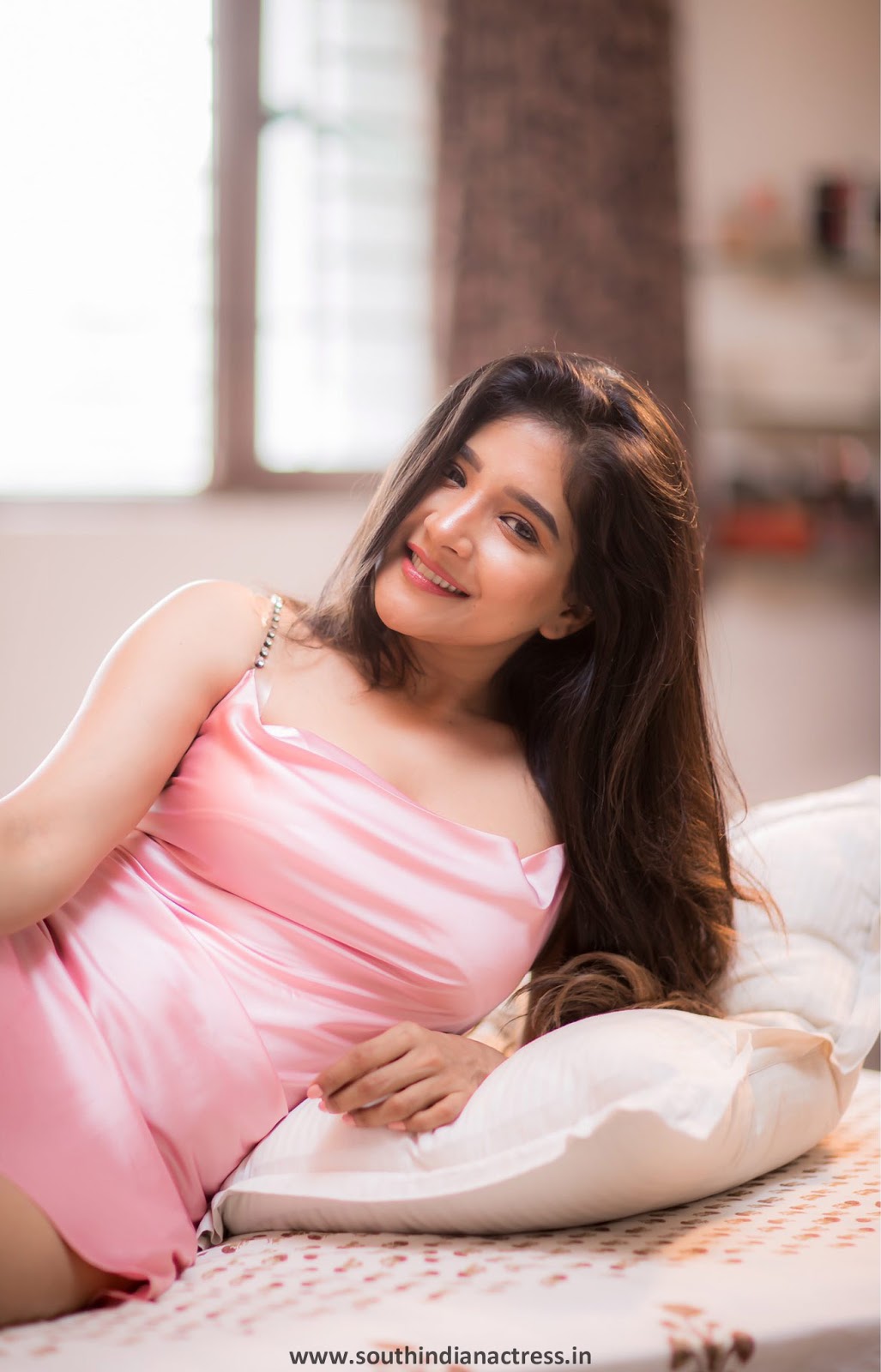 Sakshi Agarwal in pink satin night wear photos Sakshi-Agarwal-5-1