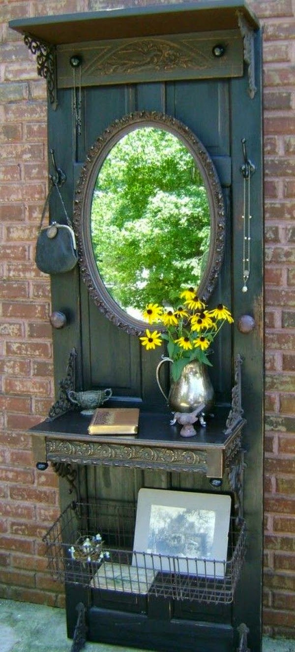 Reuse your old doors – cool decorations and DIY furniture