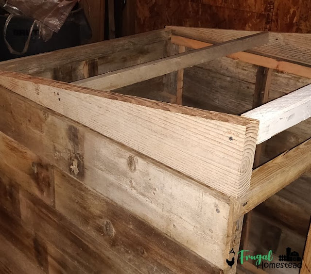 how to build a chicken coop with pallets