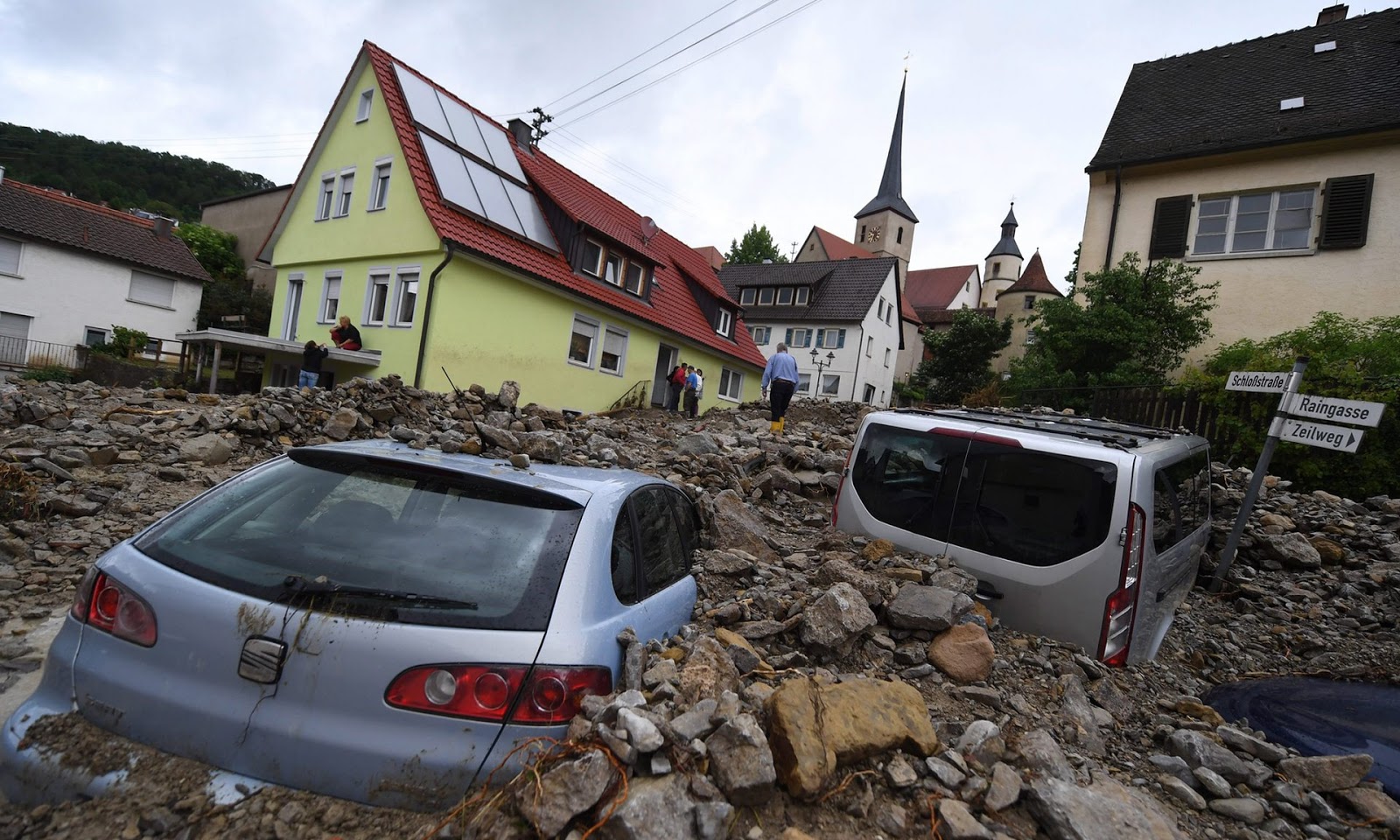 Германию сливают. Наводнение в Германии. Потоп в Германии. Германия после стихии. Германия сейчас.
