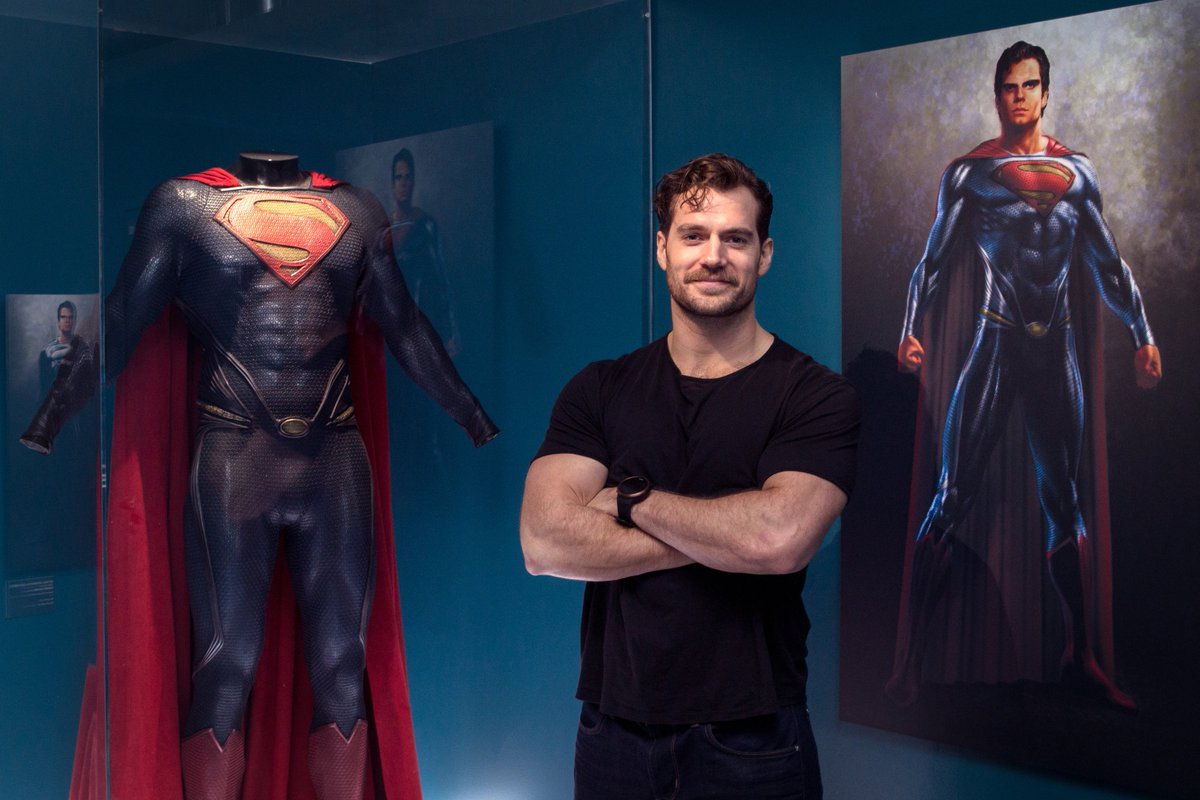Someone Put Henry Cavill's Mustache Back Into 'Justice League