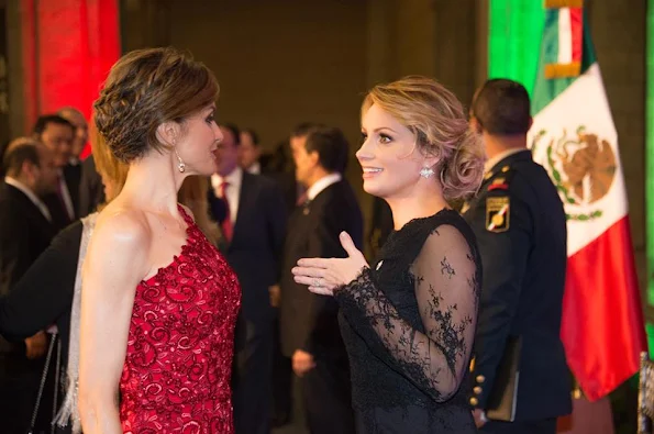 Queen Letizia and King Felipe VI of Spain attend a dinner given by Mexican President Enrique Peña Nieto and his wife First Lady Angelica Rivera