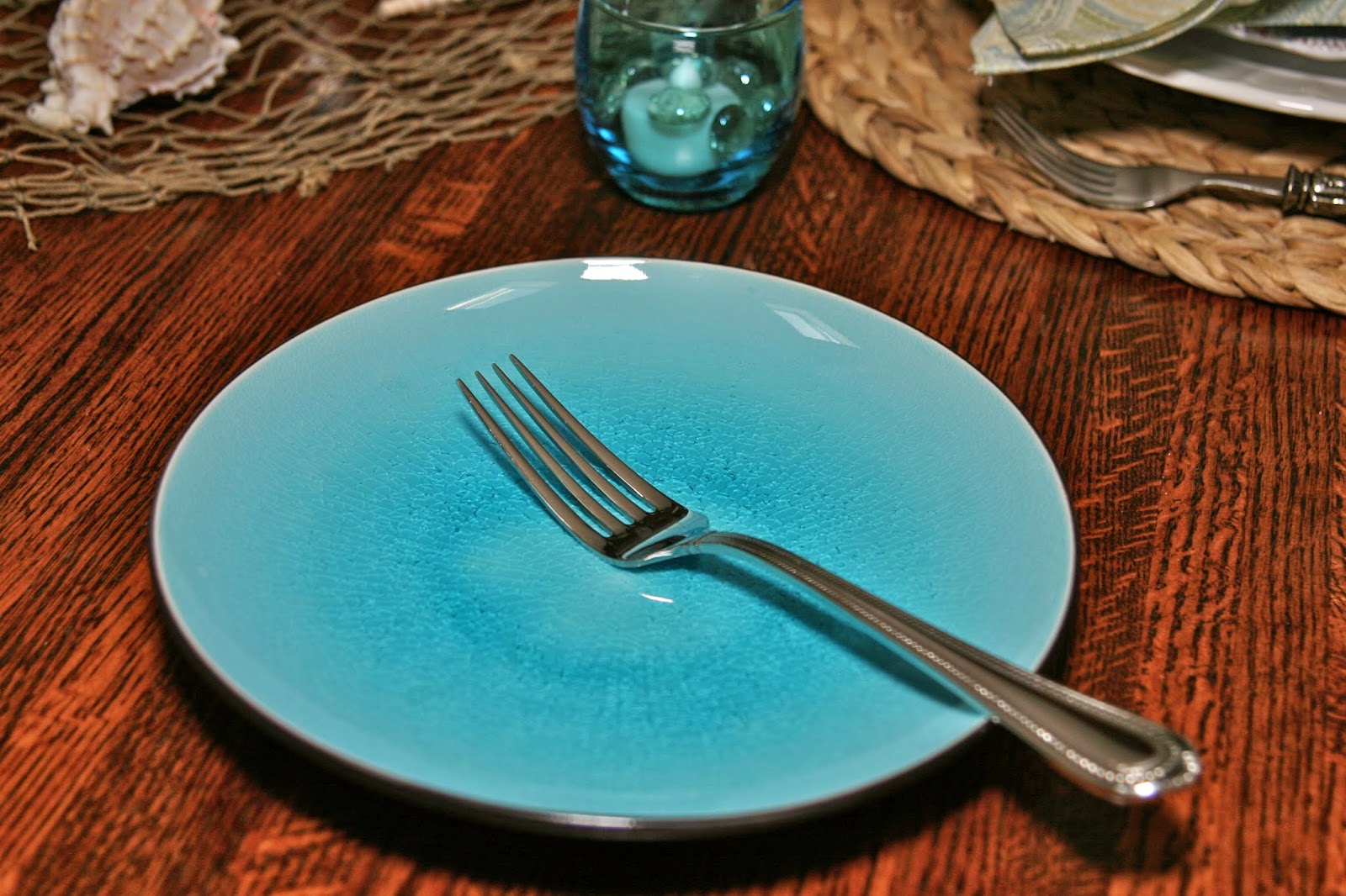 The Magic Hutch: A Beachy Tablescape....Finally