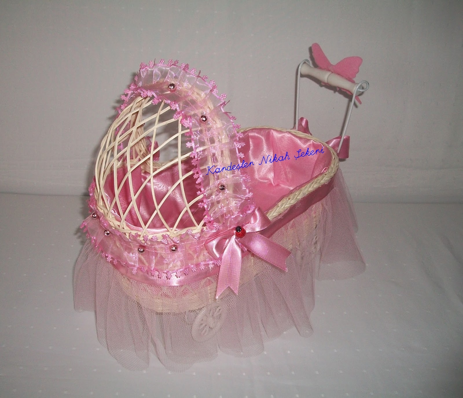 Kardeşler nikah Şekeri. Hasır bebek şekeri sepetiZeynep