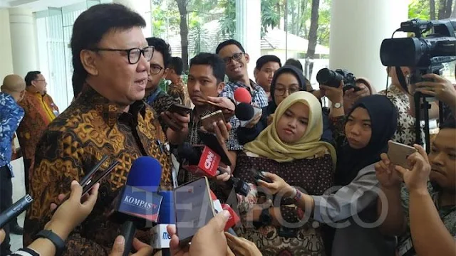 Kabar baik dan menggembirakan tentu bagi seluruh tenaga honorer. Bahwa, MenPANRB langsung merespon keriuhan dikalangan honorer dari hasil Raker Komisi II, MenPAN RB dan BKN. 