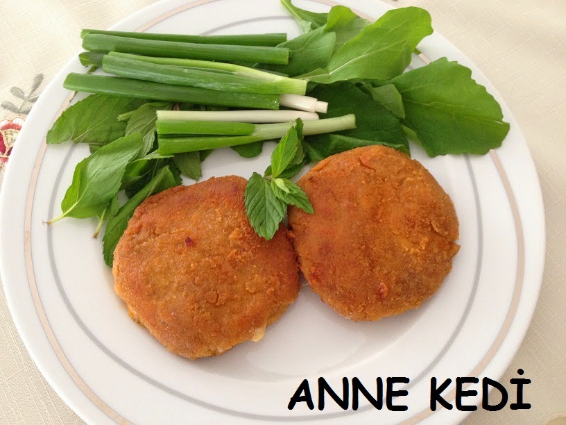 ANNE KEDİ Tavuk Köftesi