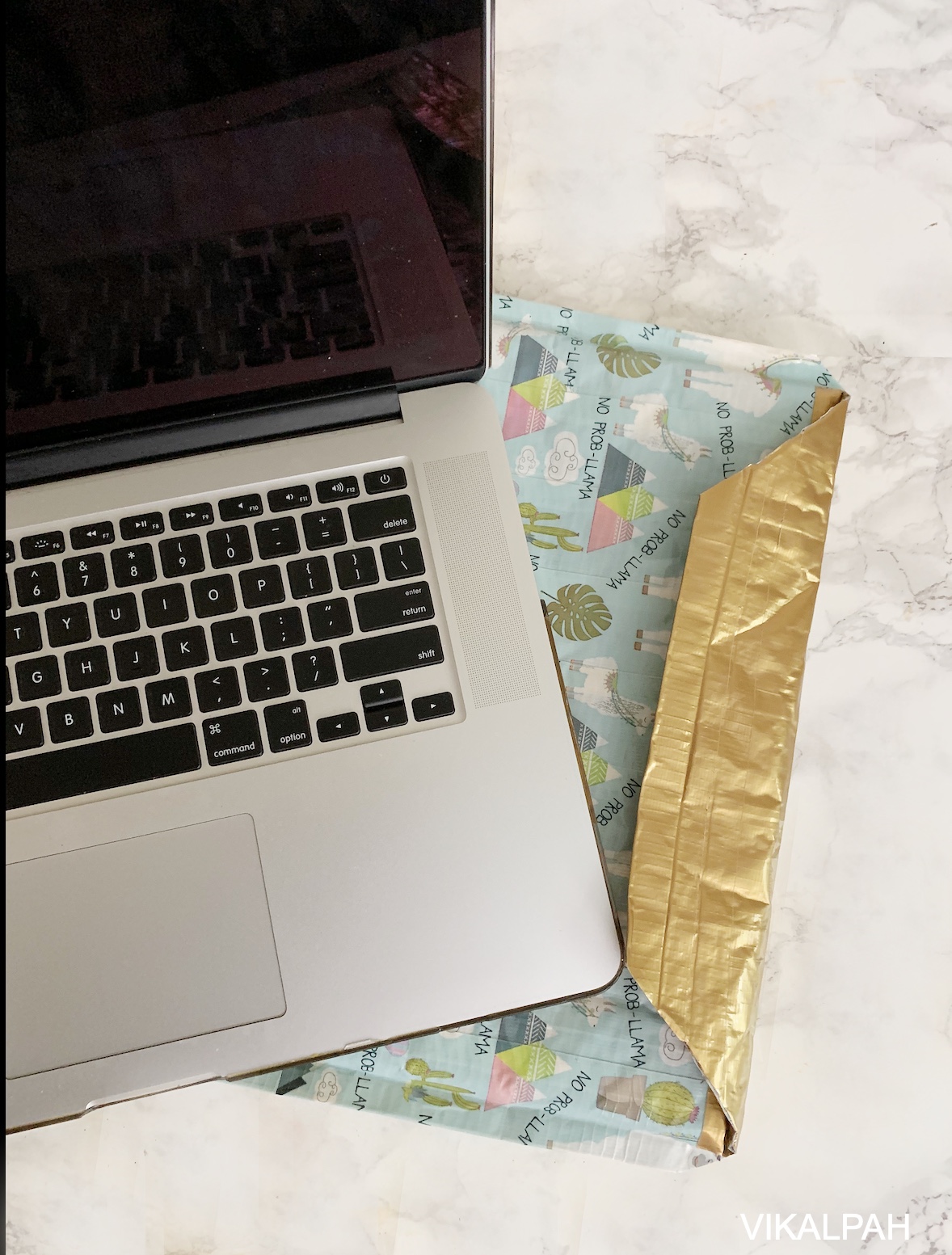 Vikalpah How to make a laptop cover from Bubble mailer Bubble mailer