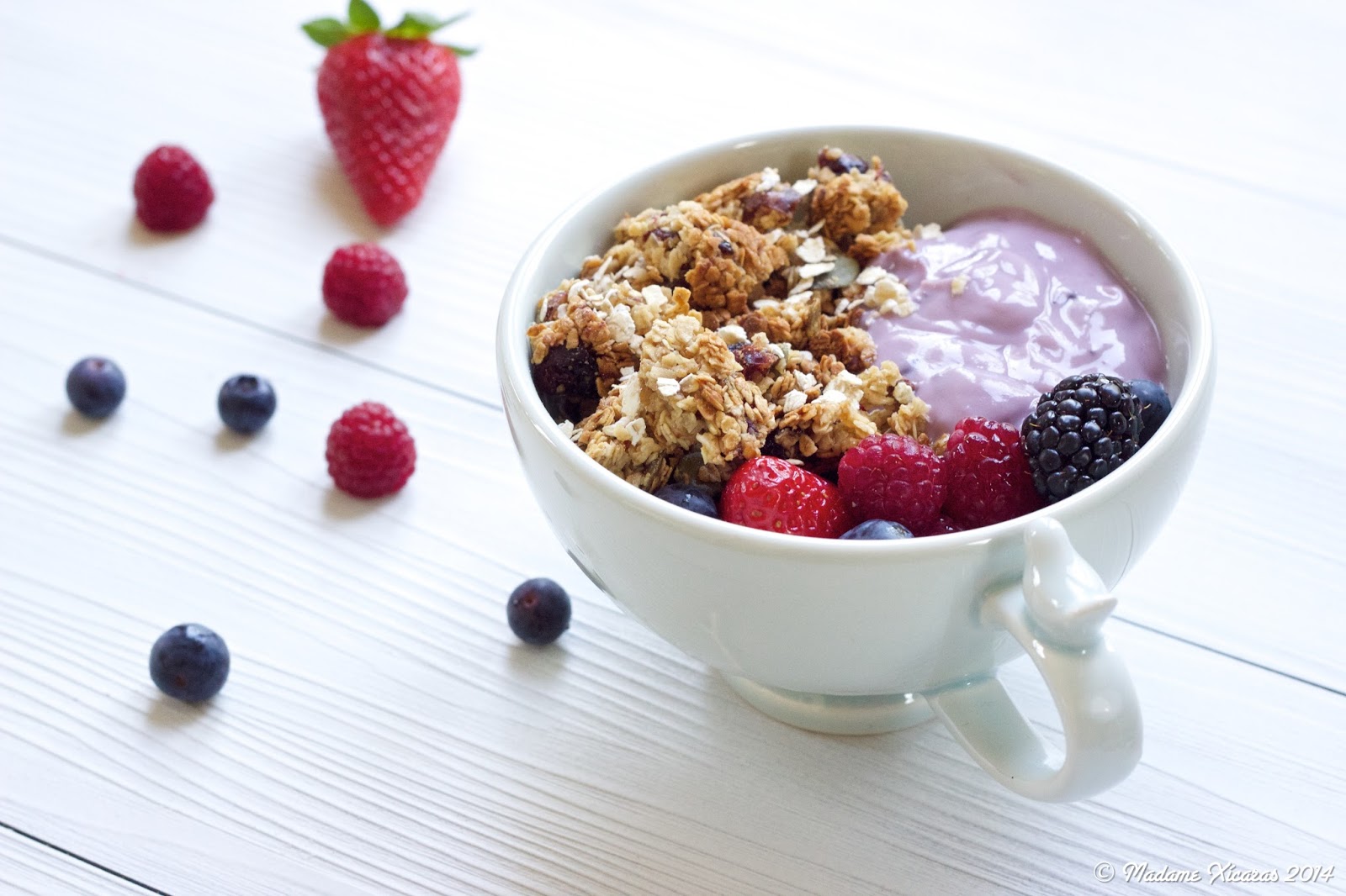 Madame Xícaras Iogurte com Fruta e Granola Caseira