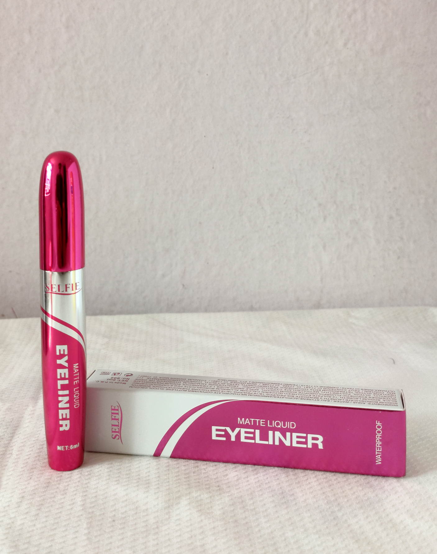 Chipper Eyeliner, Kajal & Nail Polish Cleaner