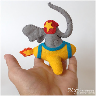 Elefantino su aereo, fatto a mano per decorare la cameretta, Oby's Handmade