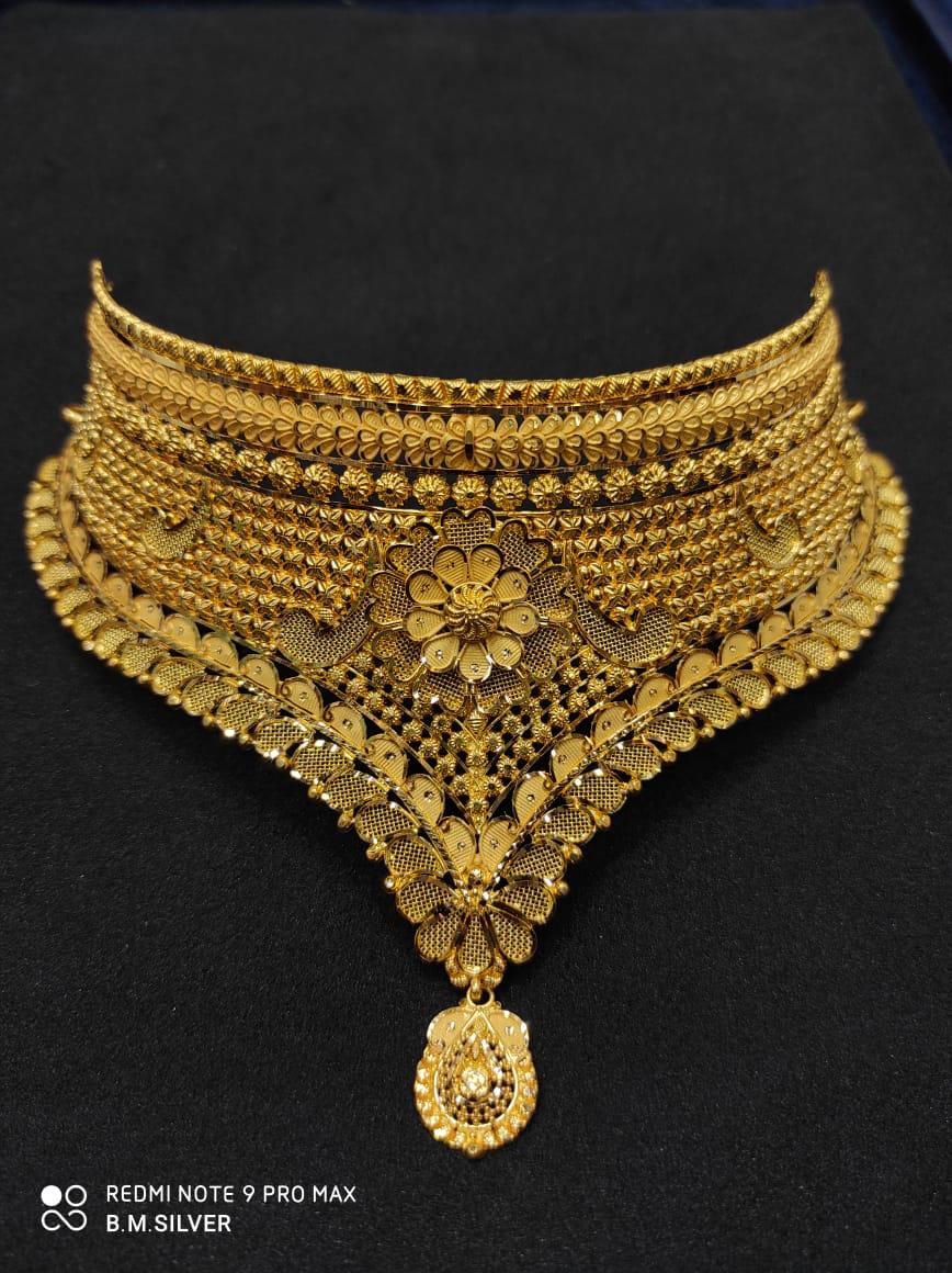 Latest Gold Choker Necklace Designs, gold choker designs, light weight gold choker, wedding choker designs, gold necklace, fancy wedding necklace choker, Samanta Jewellers Gold Choker Necklace Designs