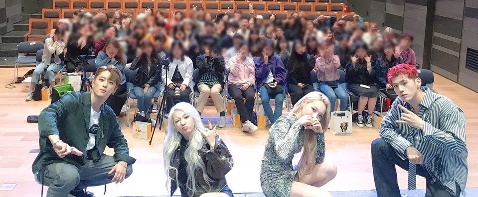 타그룹과 분위기가 다른 혼성그룹의 팬싸인회 | 인스티즈