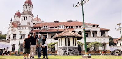 berkunjung-ke-lawang-sewu wisata museum transportasi kereta api lawang sewu semarang nurul sufitri mom lifestyle blogger traveling culinary review