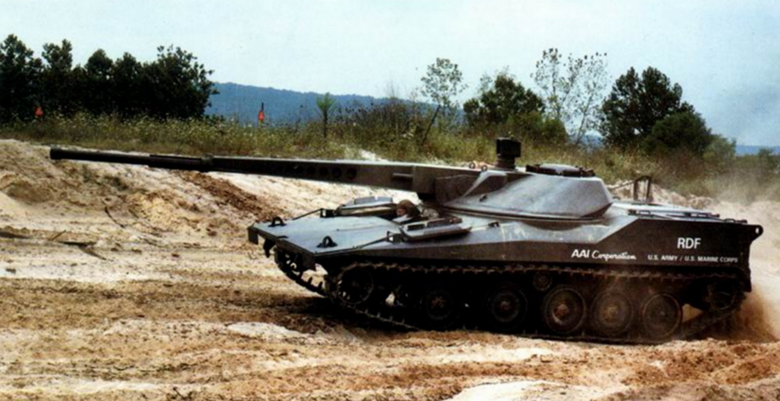 MILITER DAN ALUTSISTA, INDONESIA DAN DUNIA: Tank Tempur Ringan/AAI RDF ...