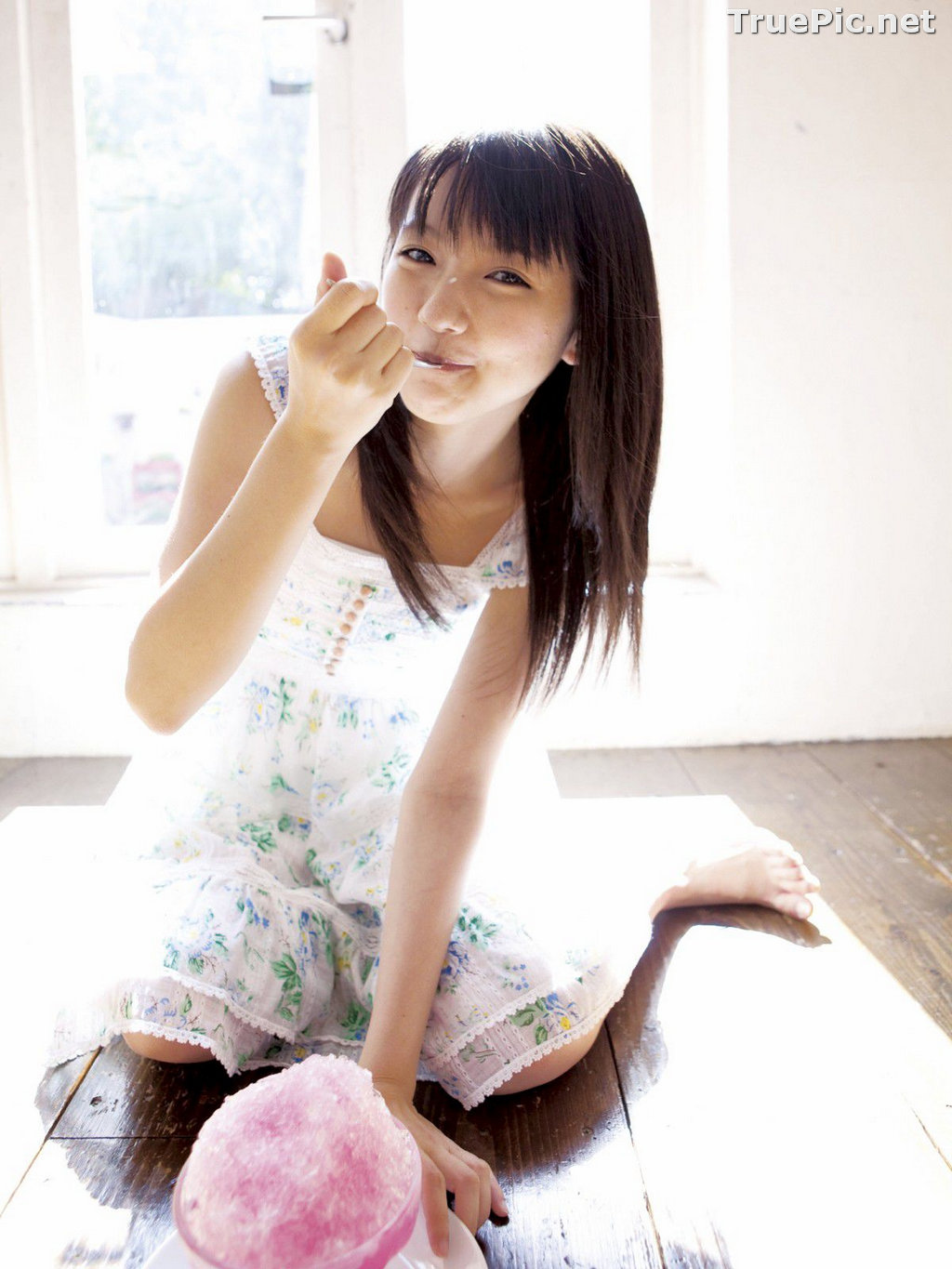 Image Japanese Singer and Actress - Erina Mano - Summer Greeting Photo Set - TruePic.net - Picture-2