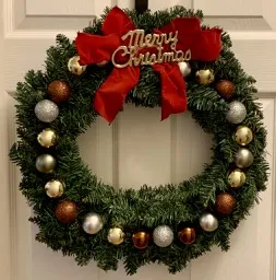 Handmade DIY holiday wreath by Leovan Design.