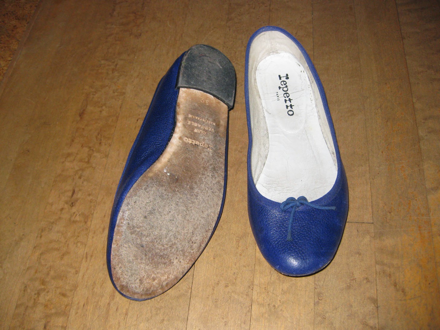 laws of general economy: Blue Repetto BB Ballerina Flats, size 39