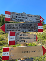 Trail signage on 543 for Bormio 2000.