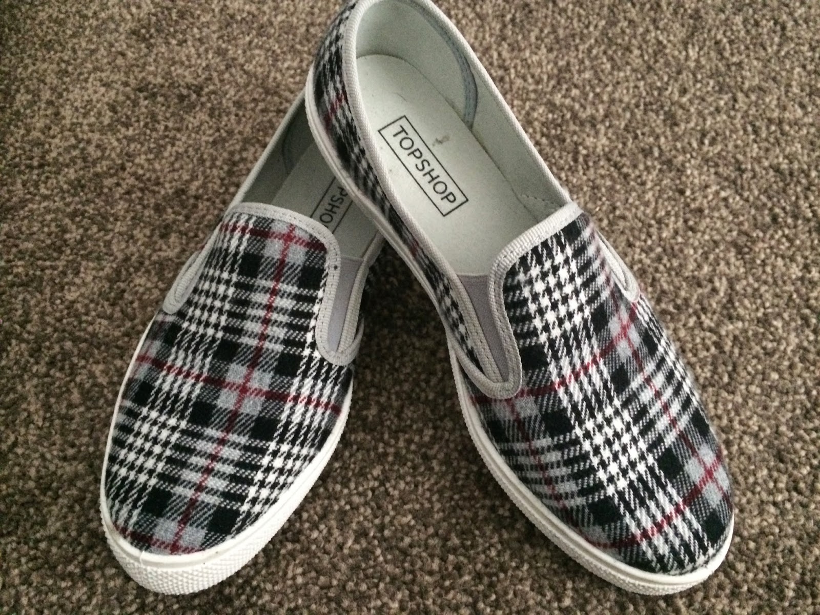 derbies pull and bear