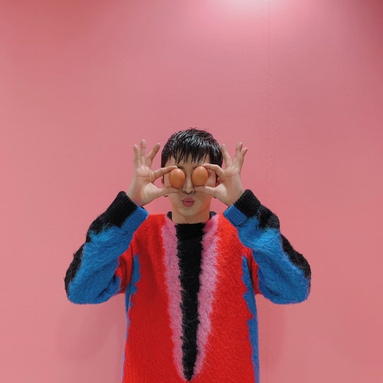 쎈컨셉인데 3년동안 혼자서 스펀지밥 찍고 있다는 남돌 | 인스티즈