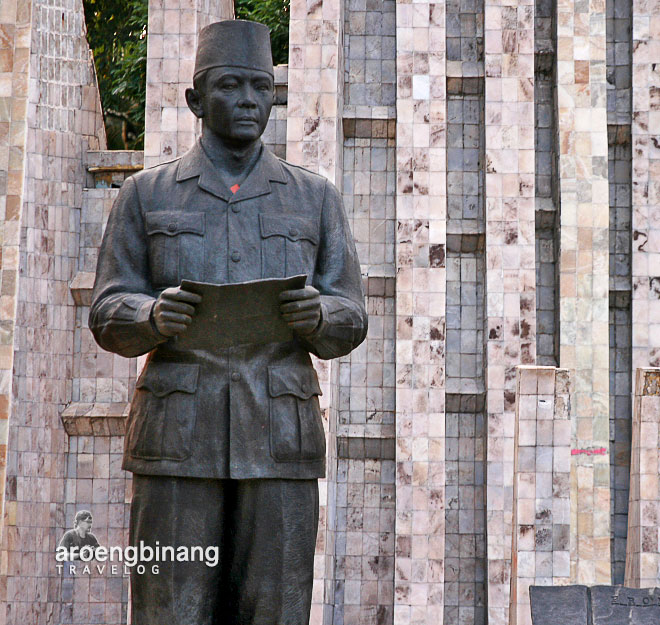 monumen soekarno-hatta bung karno