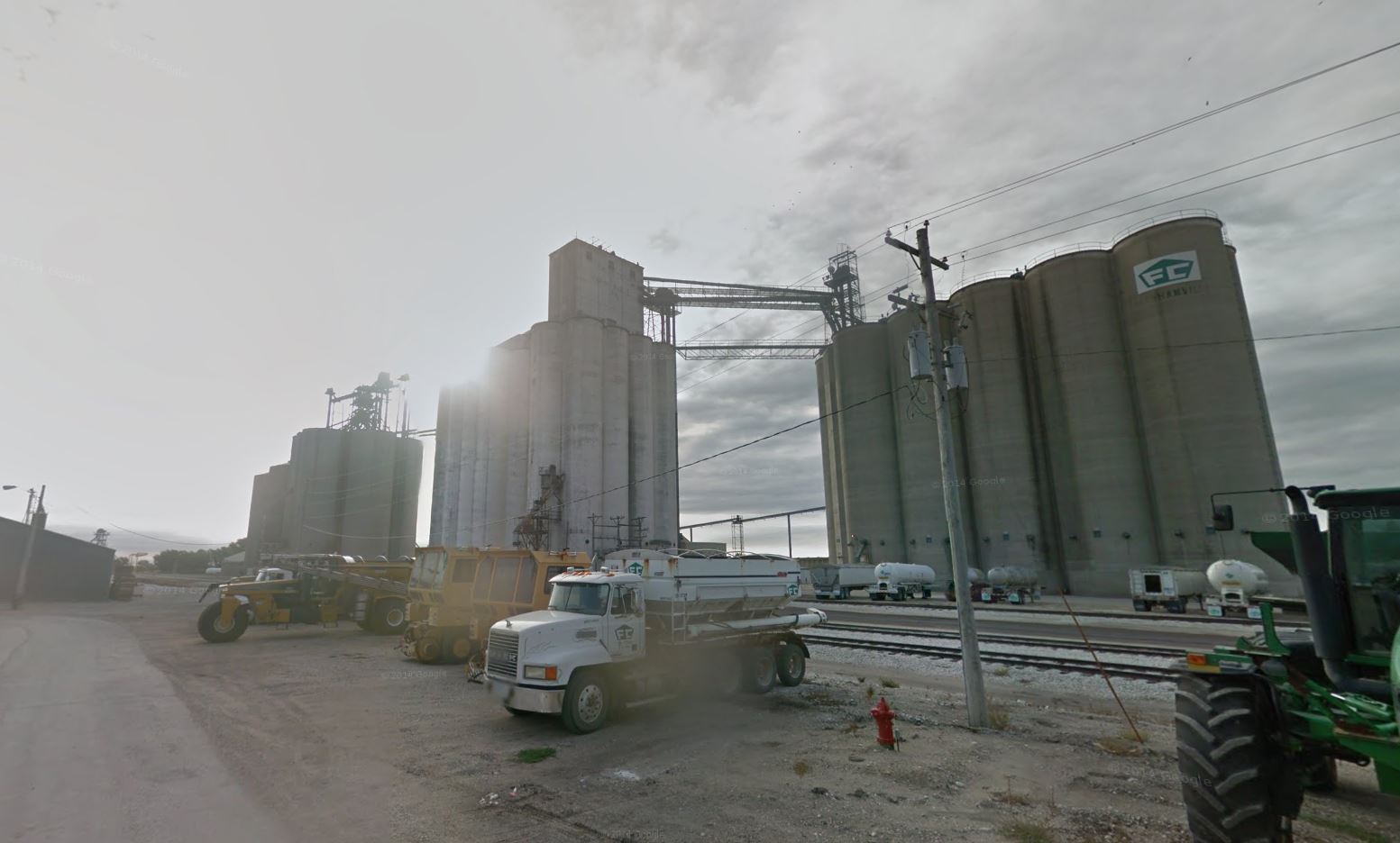 MEC&F Expert Engineers ASPHYXIATED BY SOYBEANS INSIDE A GRAIN BIN A