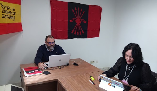"No entendemos que los asesinos de Blas Infante ondeen la bandera de Falange a escasos metros de su busto" "No entendemos que los asesinos de Blas Infante ondeen la bandera de Falange a escasos metros de su busto"