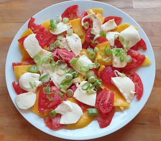 (no) plain Vanilla Kitchen: Feuriger Tomaten-Mango-Salat