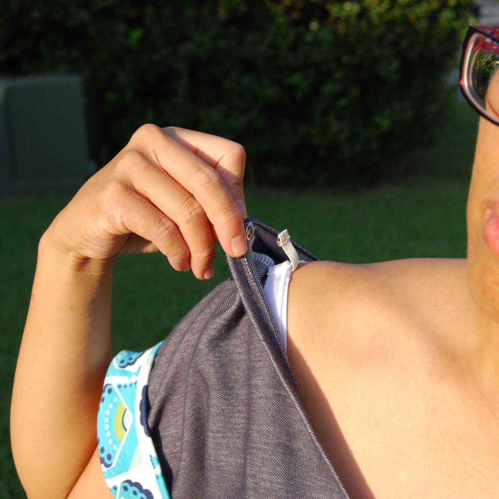 Mama Lea How To Add A Bra Strap Holder ⋆ Made for Mermaids