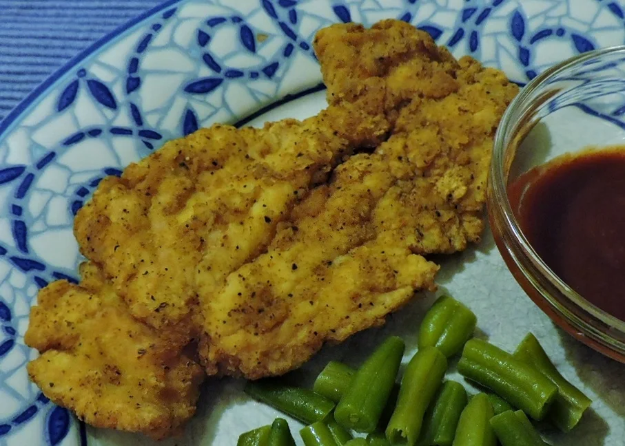  Savory Fried Chicken with Hot Sauce