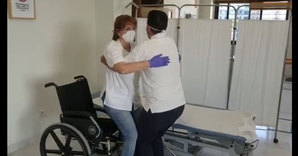 Centro de Salud Colonia Santa InésTeatinos Manejo de silla de ruedas y transferencias en Centro de Salud Colonia Santa InésTeatinos Manejo de silla de ruedas y transferencias en