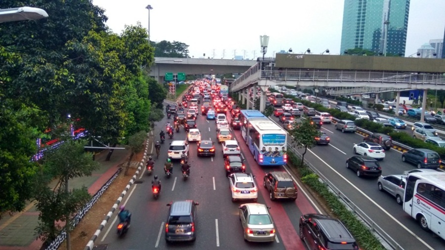 Rehan, 9 Tahun Berjalan Sejauh 10km Setiap Hari Menjadi Maskot Untuk Membantu Keluarga Rehan, 9 Tahun Berjalan Sejauh 10km Setiap Hari Menjadi Maskot Untuk Membantu Keluarga