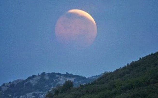 Δείτε live την εντυπωσιακή ολική έκλειψη της Σελήνης (VIDEO)  Η NASA μεταδίδει ζωντανά την εικόνα του εντυπωσιακού φαινομένου
