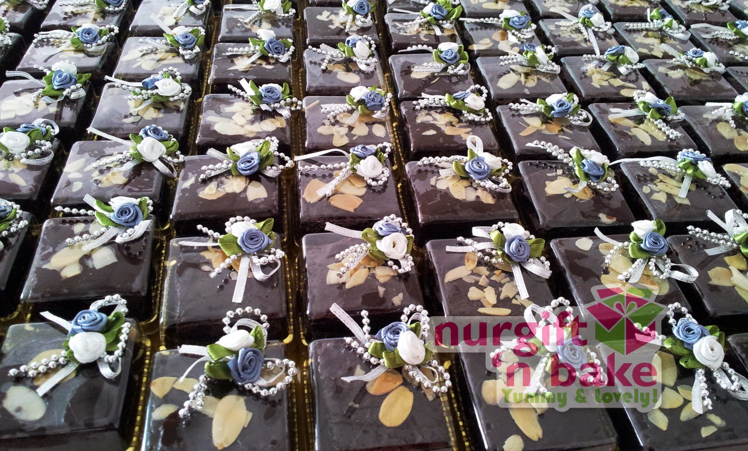 HAMPER RAMADHAN, HARI RAYA, CUPCAKE, WEDDING CAKE, KEK