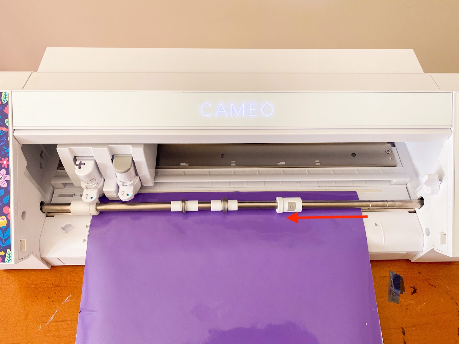 How to Load the Silhouette CAMEO 5 Cutting Mat (So It Doesn't Slide and  Shift) - Silhouette School