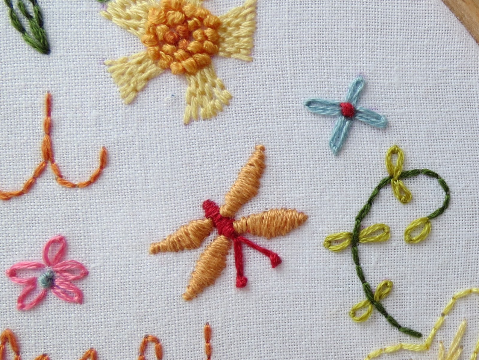 How to stitch 'French Knots' A Little Happy Place