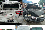 Brakk!! Akibat Rem Blong Bus Medan Jaya Hantam 5 Unit Mobil yang Sedang Antri BBM