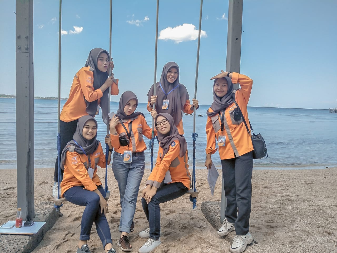 MARINE FIELD TRIP REPORT IN DUTUNGAN ISLAND AND POPUTO ...