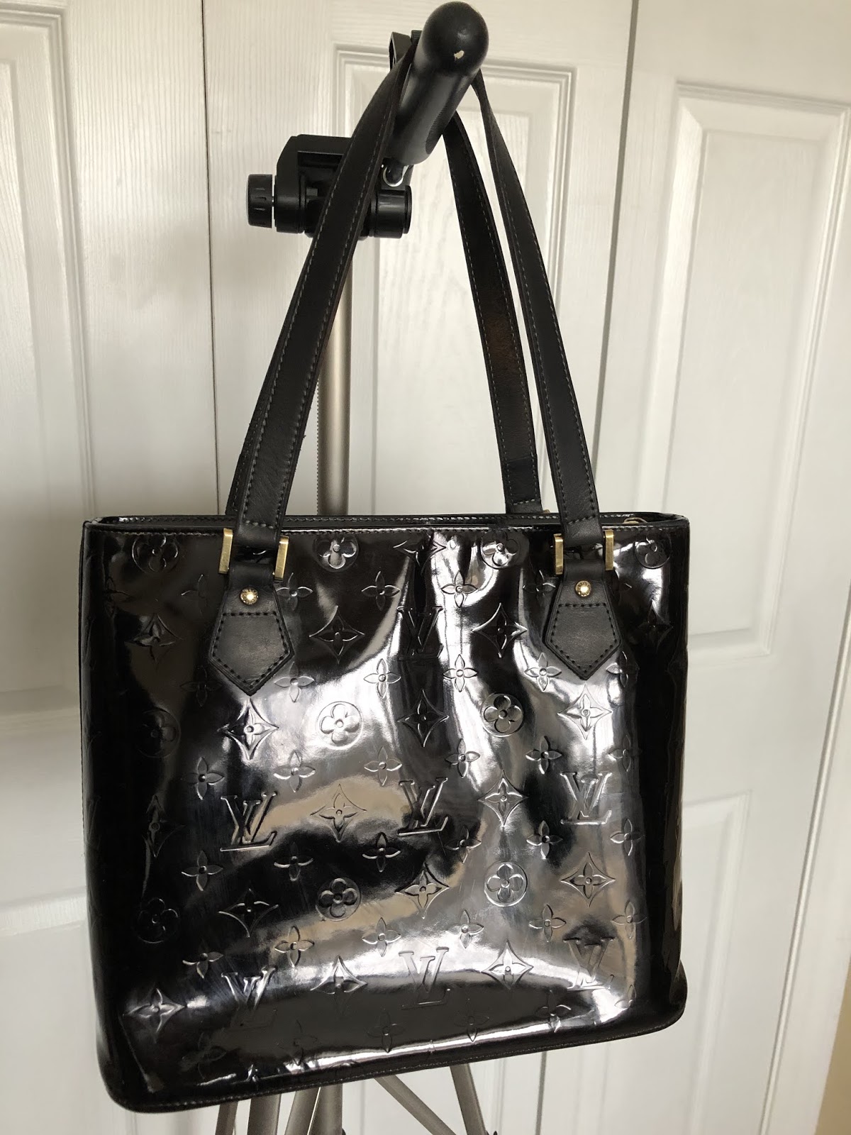 Louis Vuitton, Bags, Louis Vuitton Vernis Handbag Beautifully Dyed Black