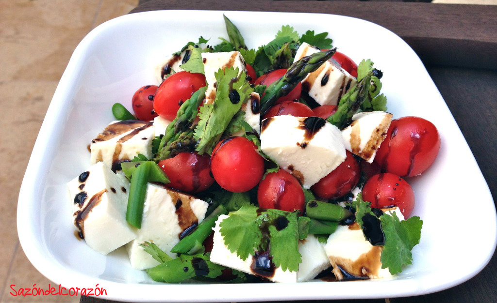 Sazón del corazón Ensalada de queso mozzarella