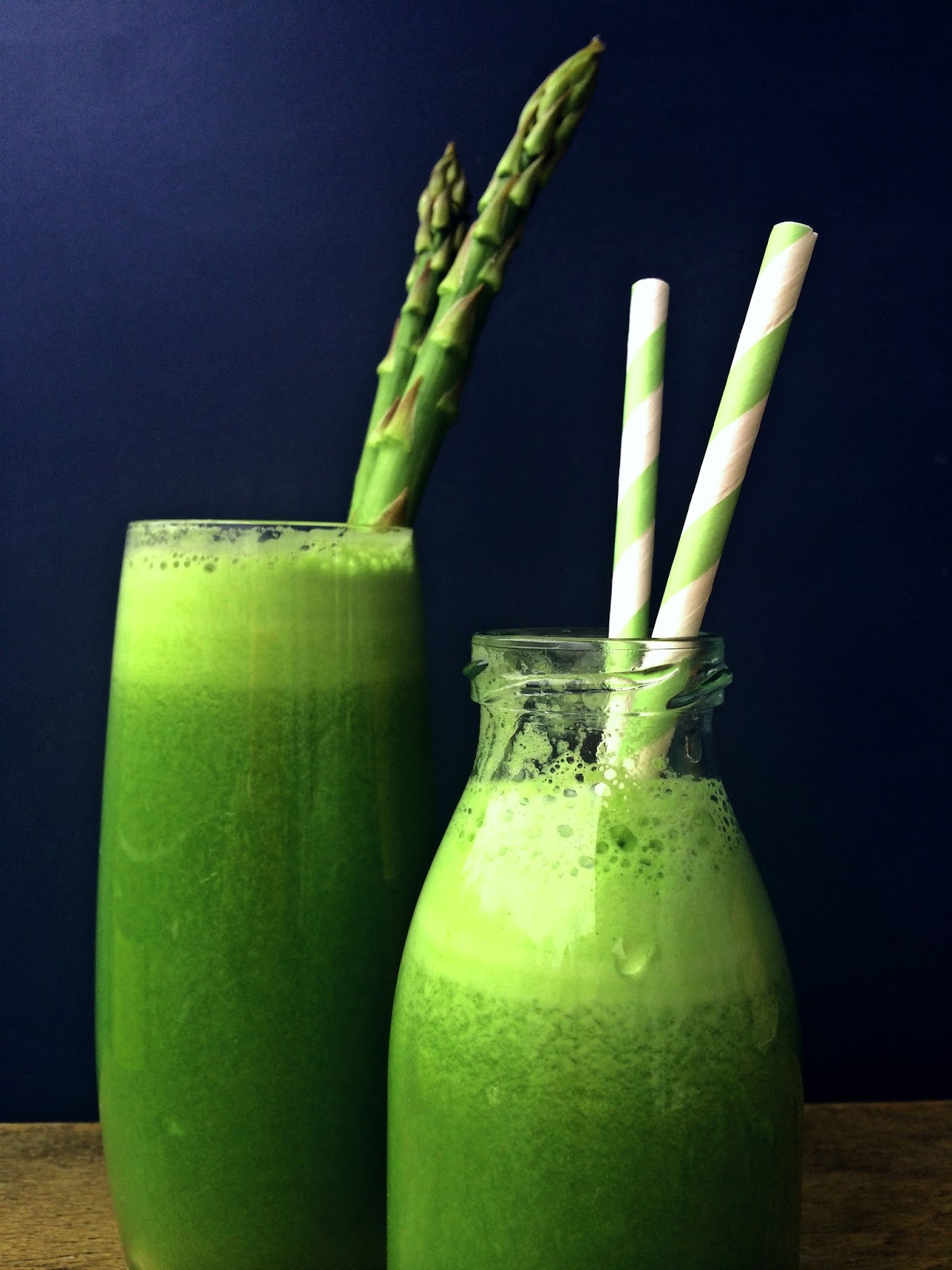 Passionately Raw! Alkalizing Green Asparagus and Cucumber Detox Juice