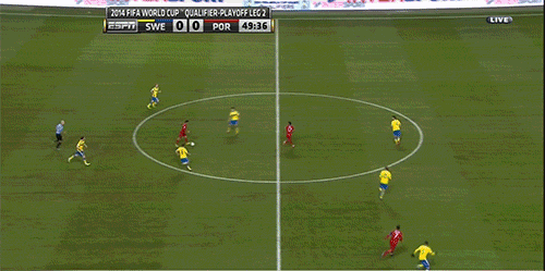 (재업) 조국이 위기에 빠졌을 때 해트트릭으로 팀을 구해내는 에이스들.gif